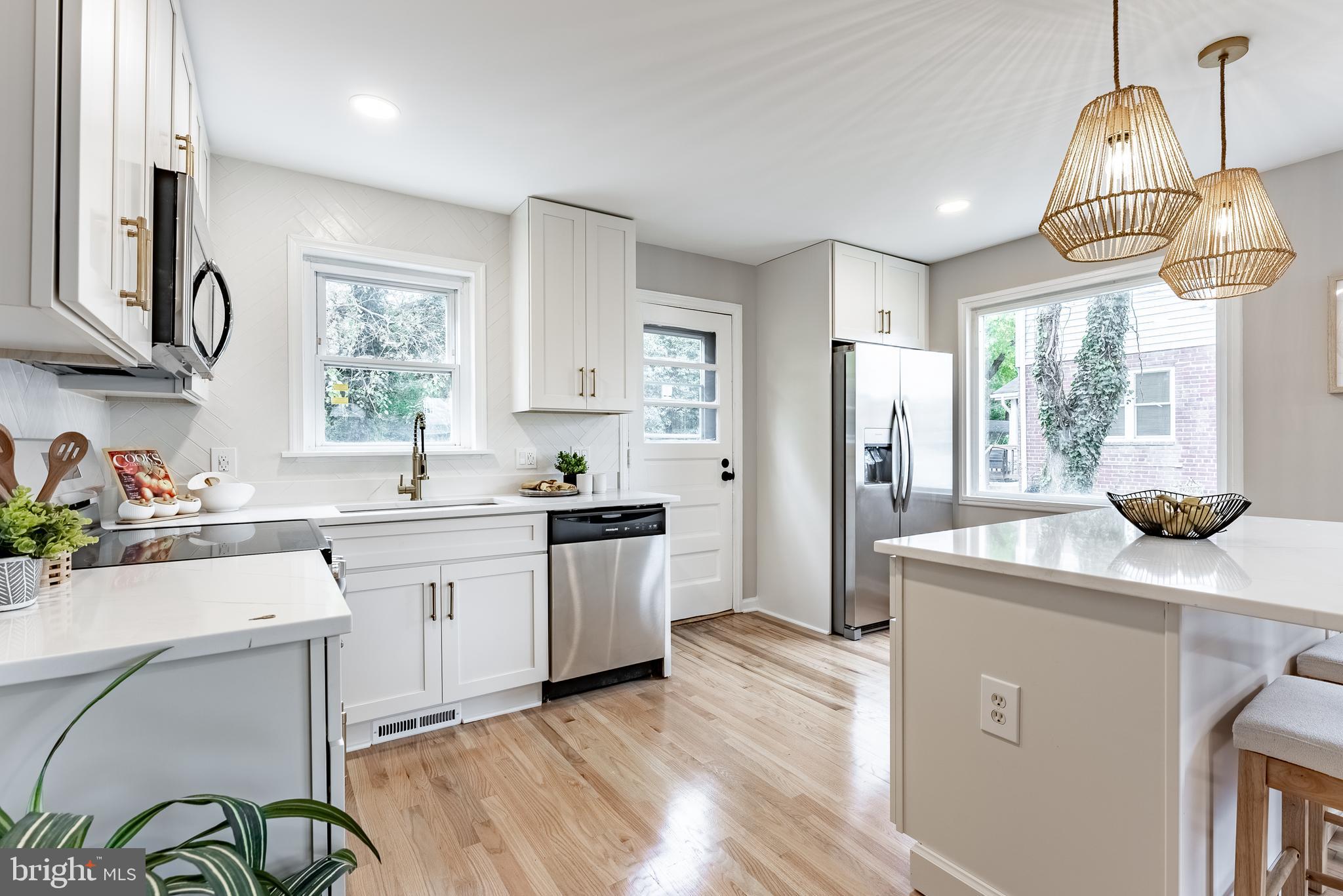 BUCKNELL MANOR - Residential