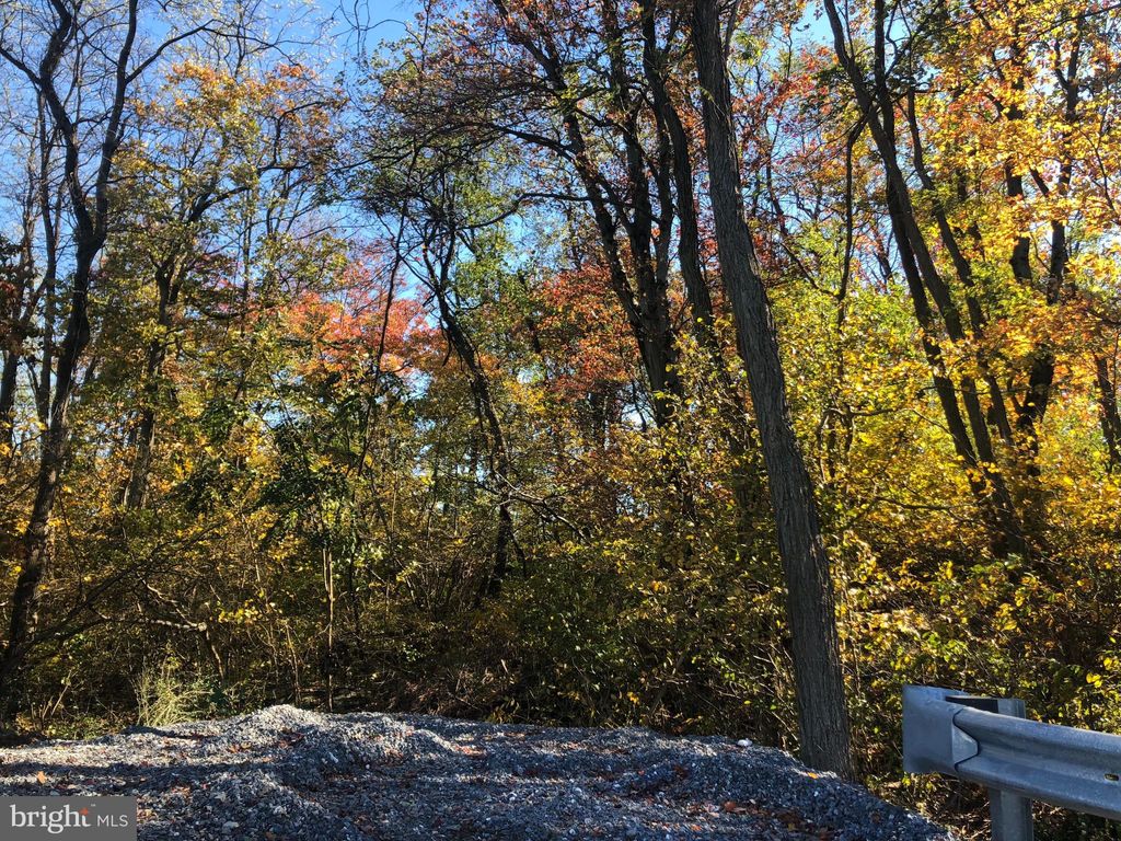 Photo of 122 NEWVILLE RD, ELIZABETHTOWN, PA 17022 (MLS # PALA2008660)