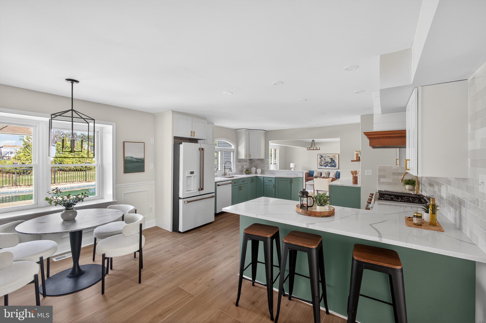 2454 OLEANDER CIRCLE