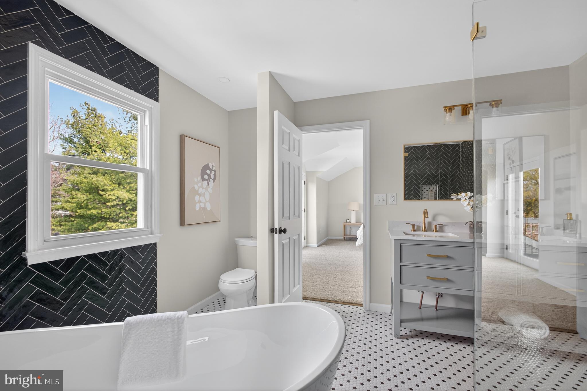 HAMPTON CHASE - Residential