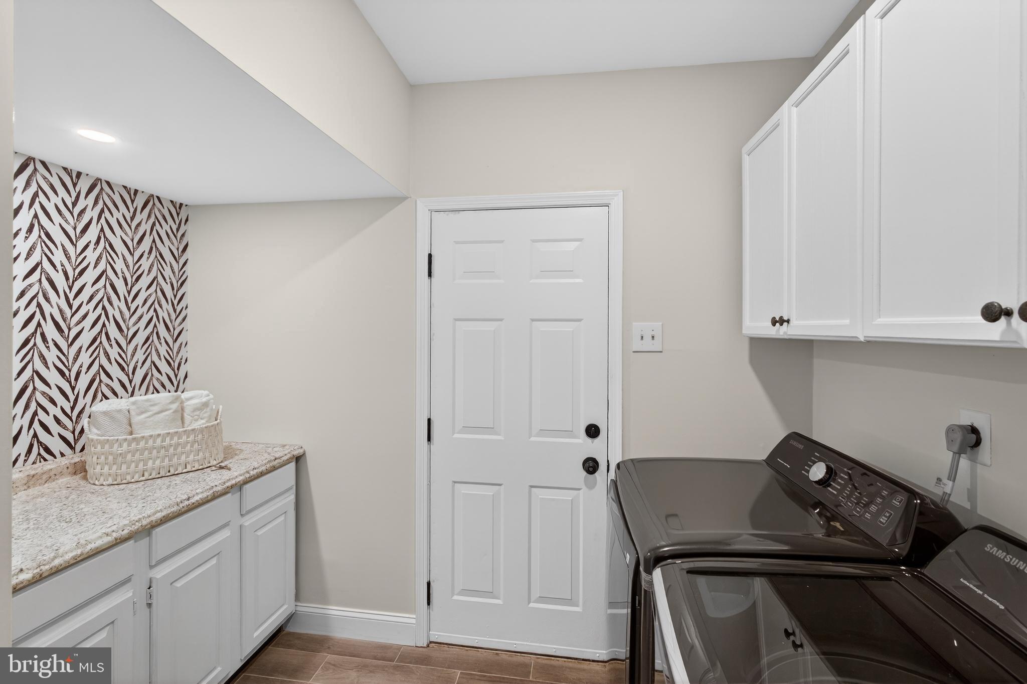 HAMPTON CHASE - Residential