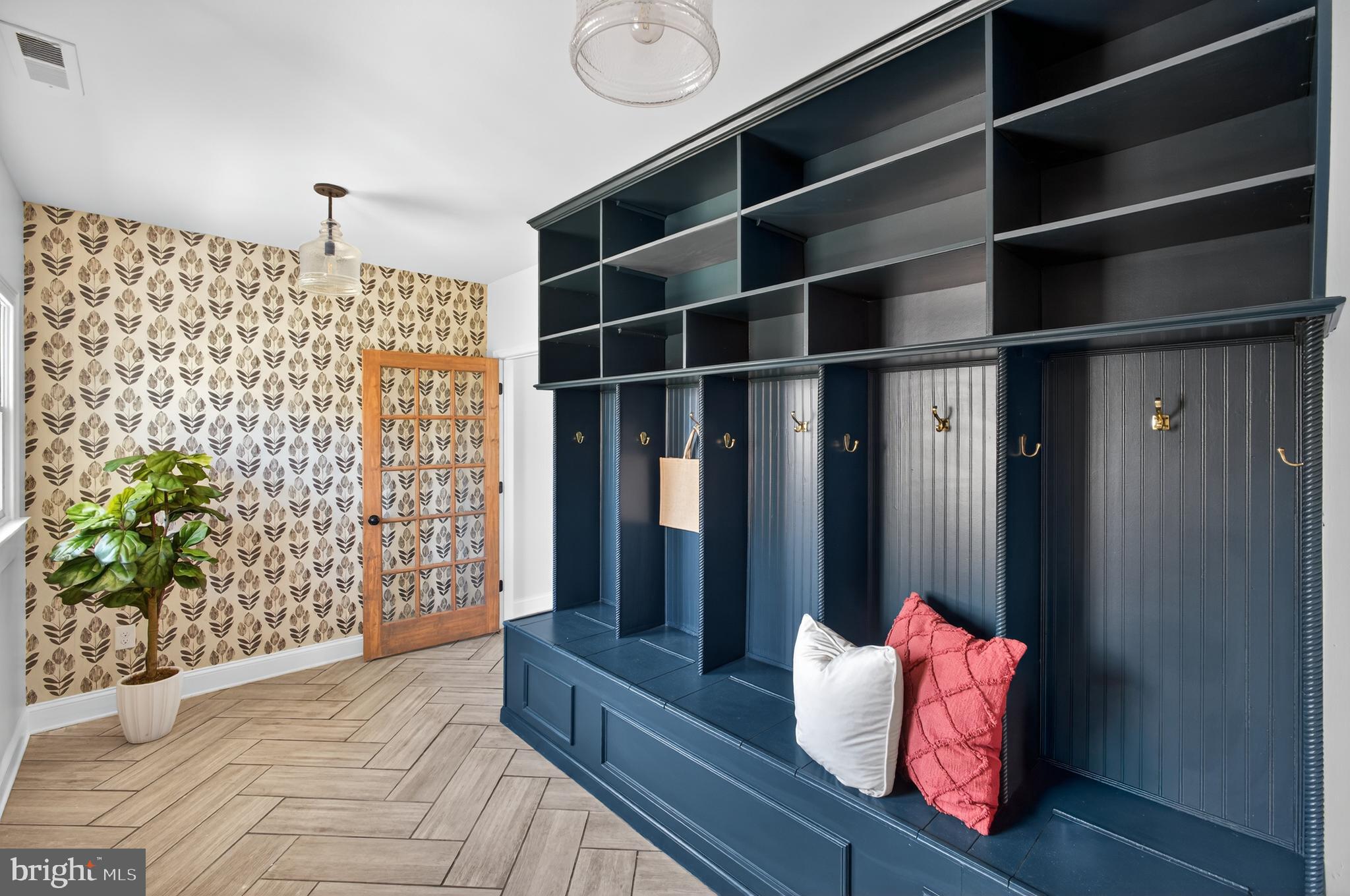 HAMPTON CHASE - Residential