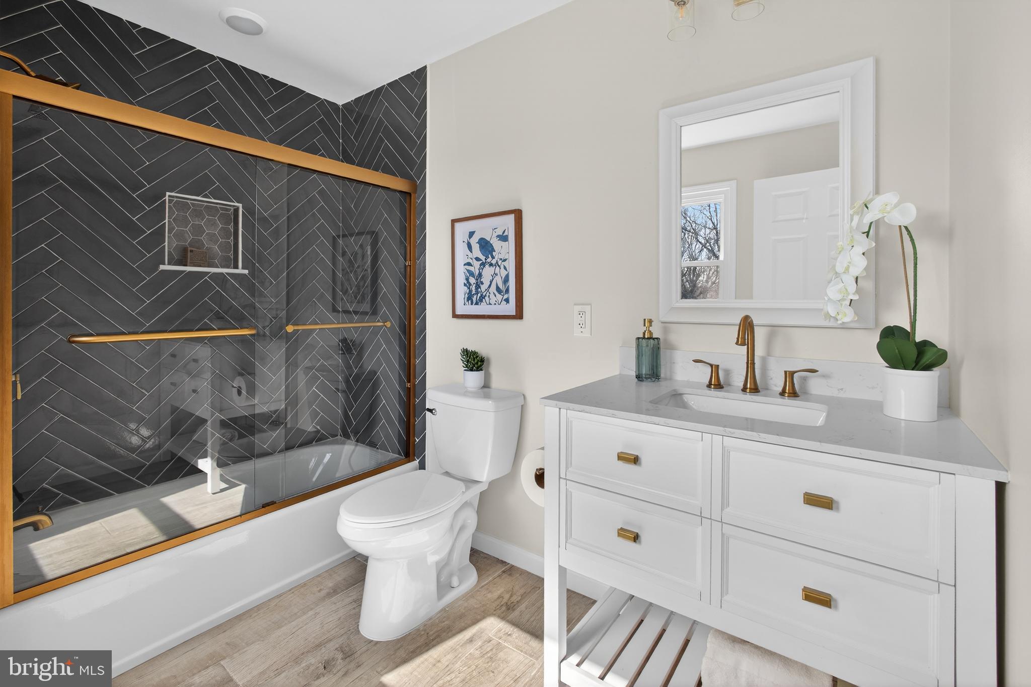 HAMPTON CHASE - Residential