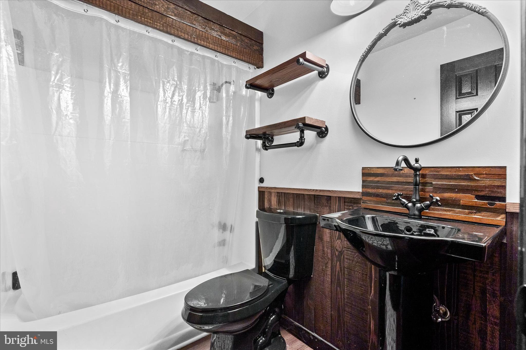 RAINBOW HILLS - Residential