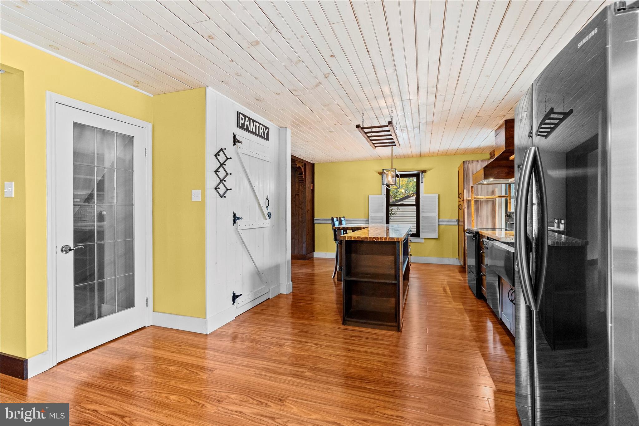 RAINBOW HILLS - Residential