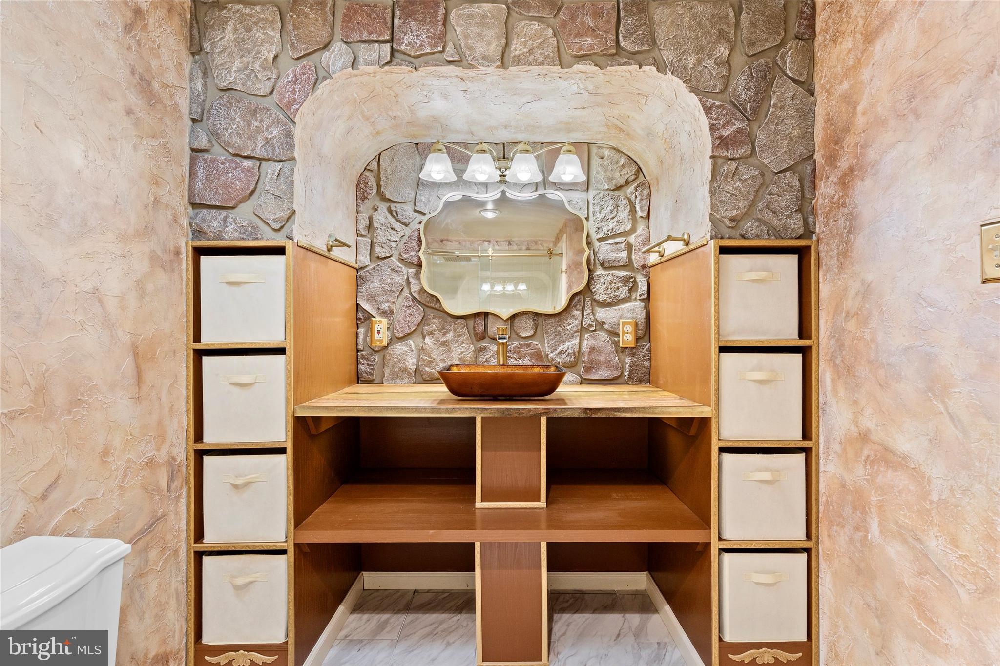 RAINBOW HILLS - Residential