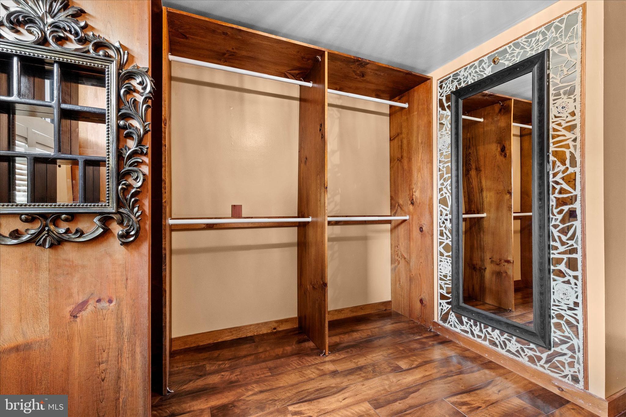 RAINBOW HILLS - Residential