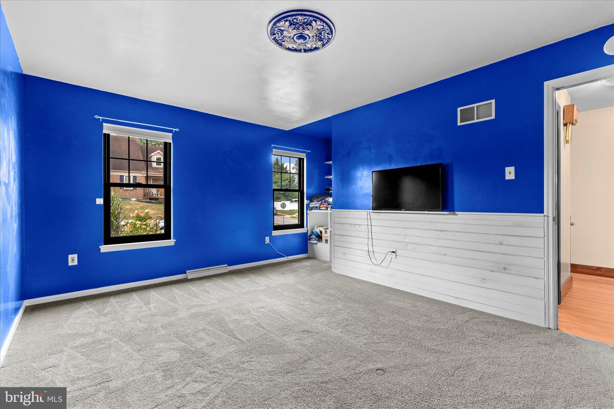 RAINBOW HILLS - Residential