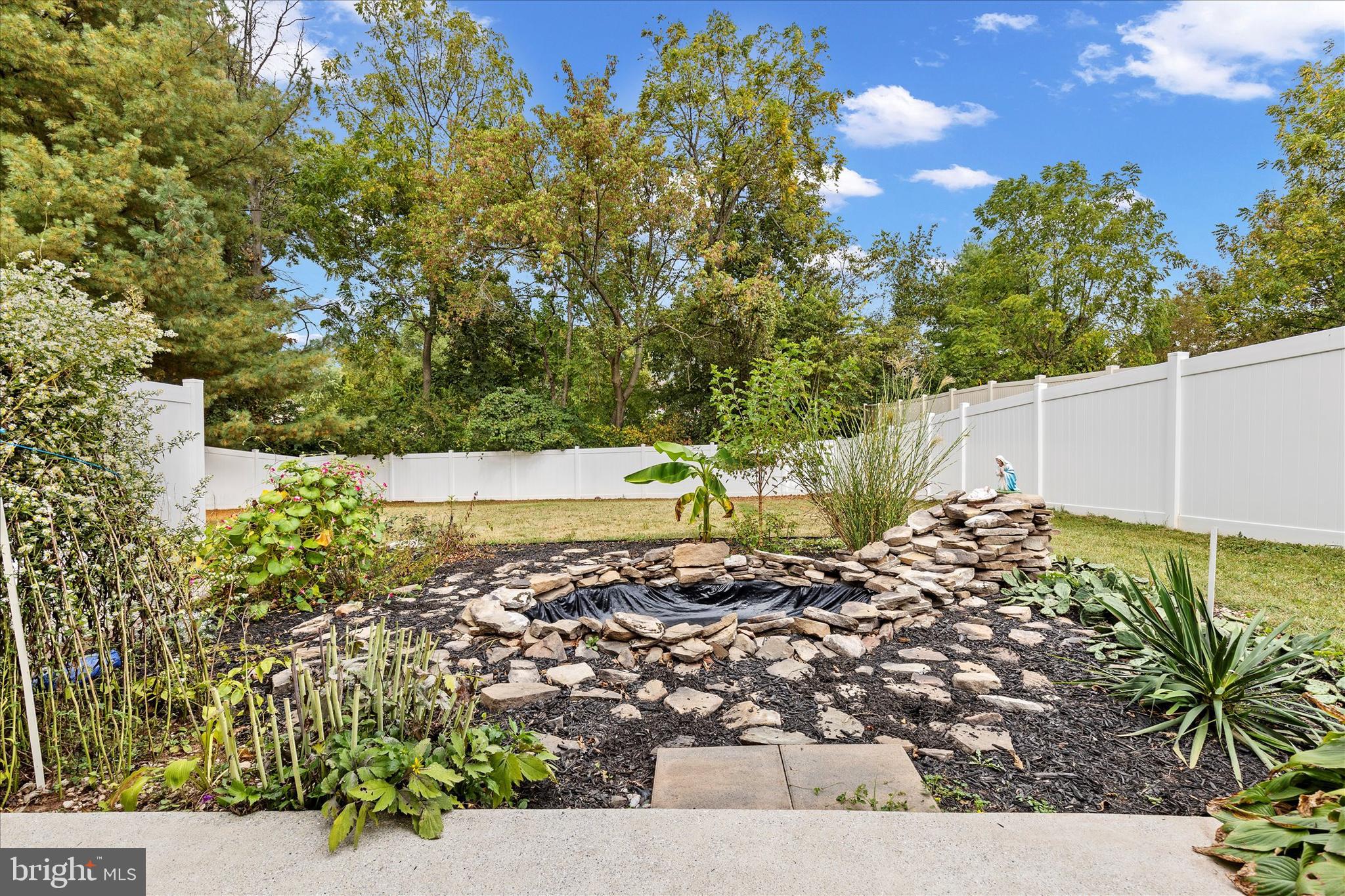 RAINBOW HILLS - Residential