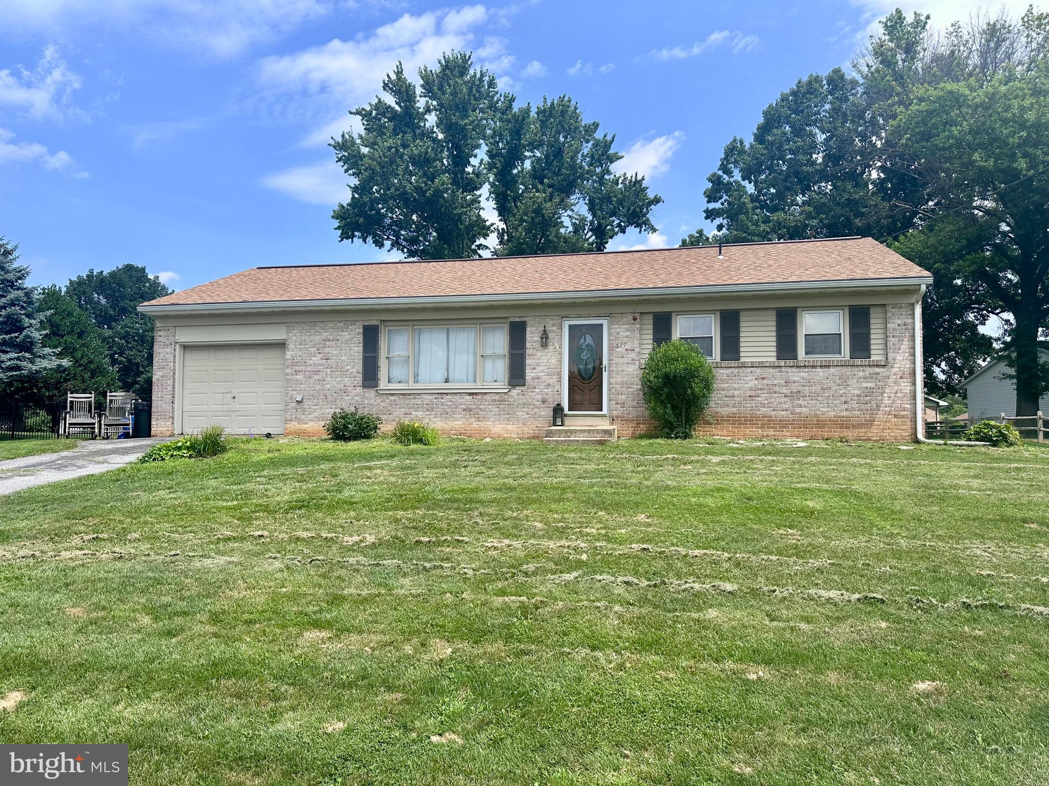 727 SHARON DRIVE
