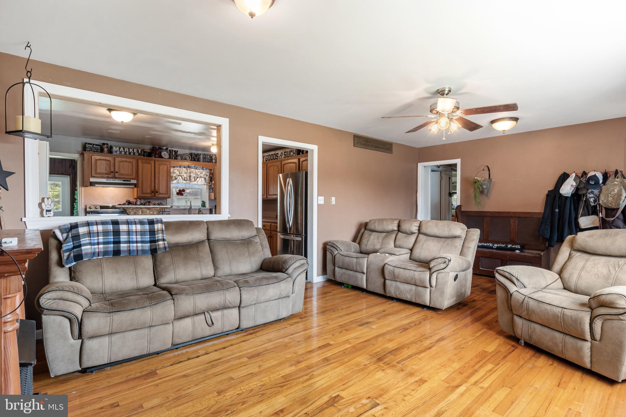727 SHARON DRIVE