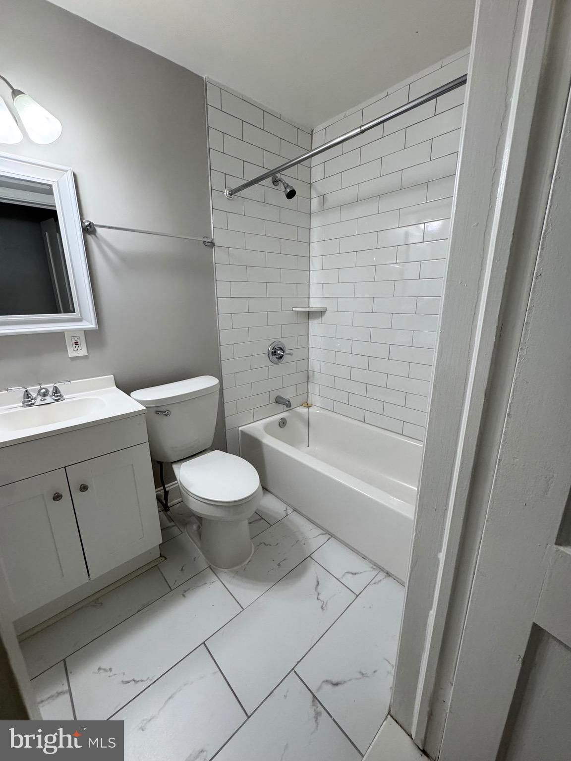 GLEN OAKS - Residential Lease