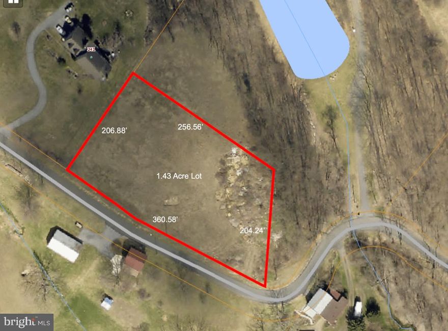 A permit for a pear moss septic was granted in 03/12/2021. owner was going to build but changed his mind.