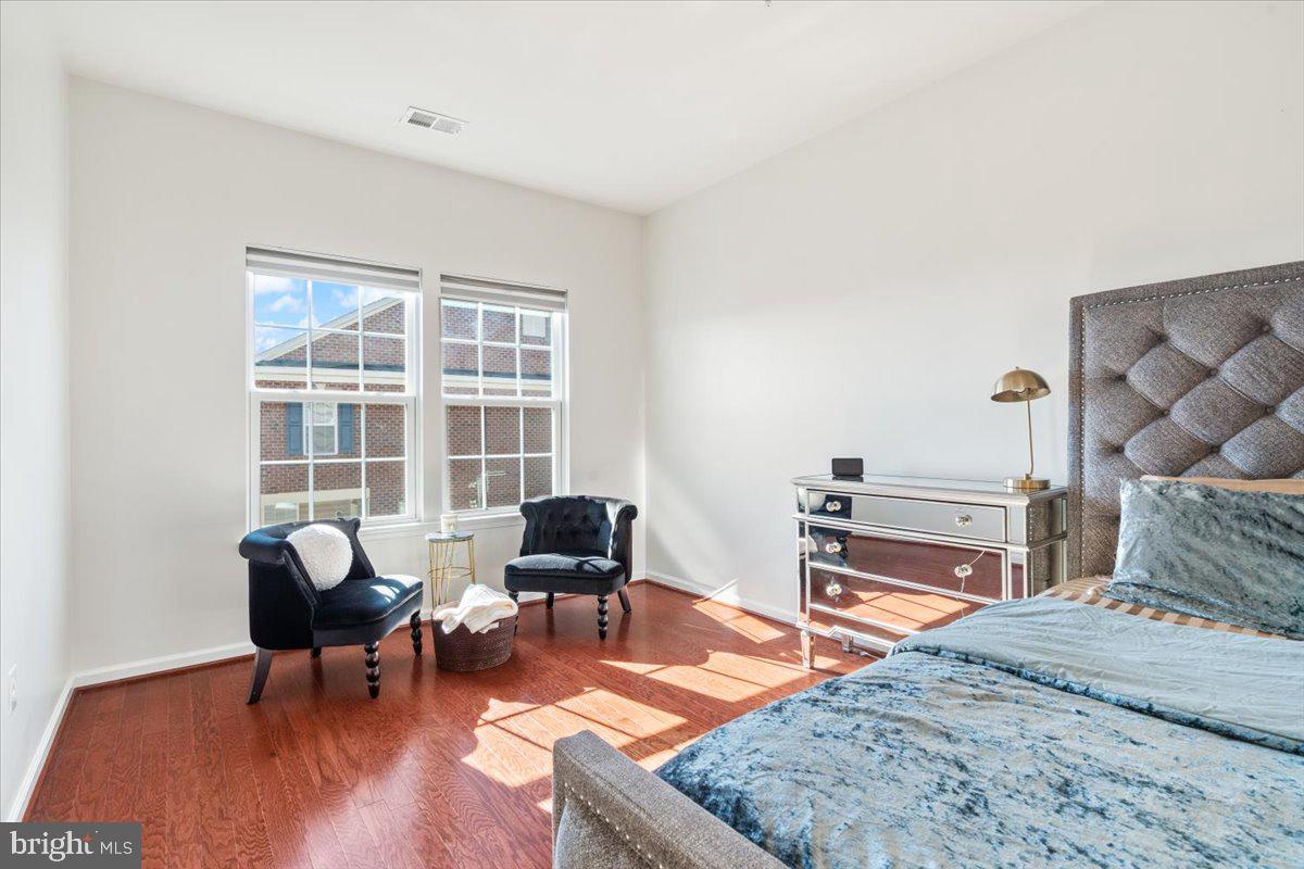 GREENBELT STATION - Residential