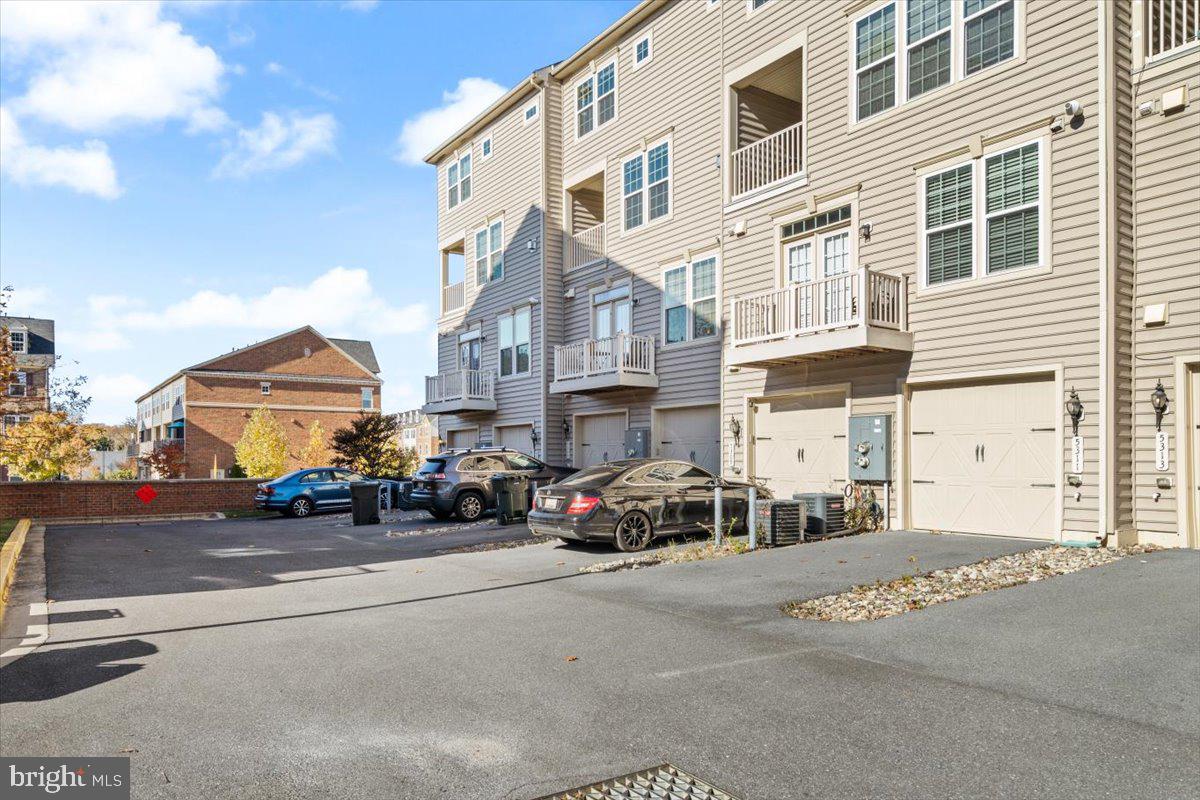 GREENBELT STATION - Residential