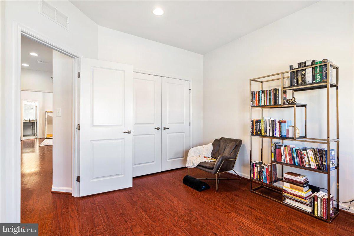 GREENBELT STATION - Residential