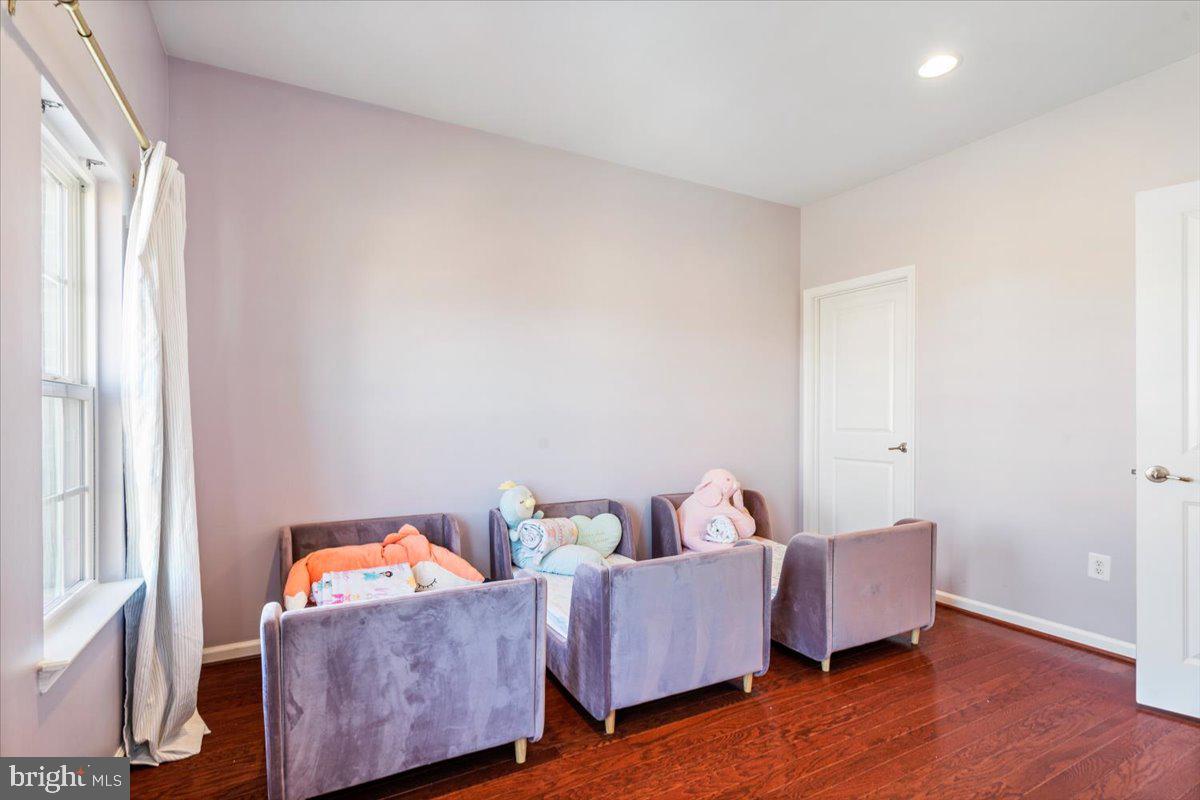 GREENBELT STATION - Residential