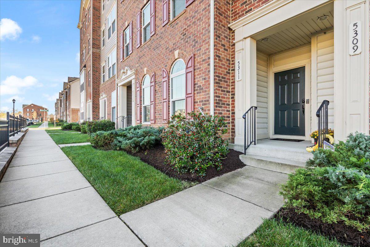 GREENBELT STATION - Residential