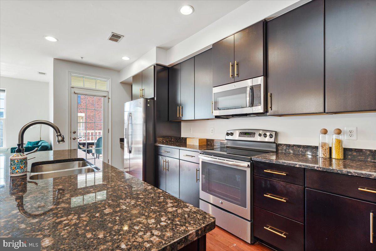 GREENBELT STATION - Residential