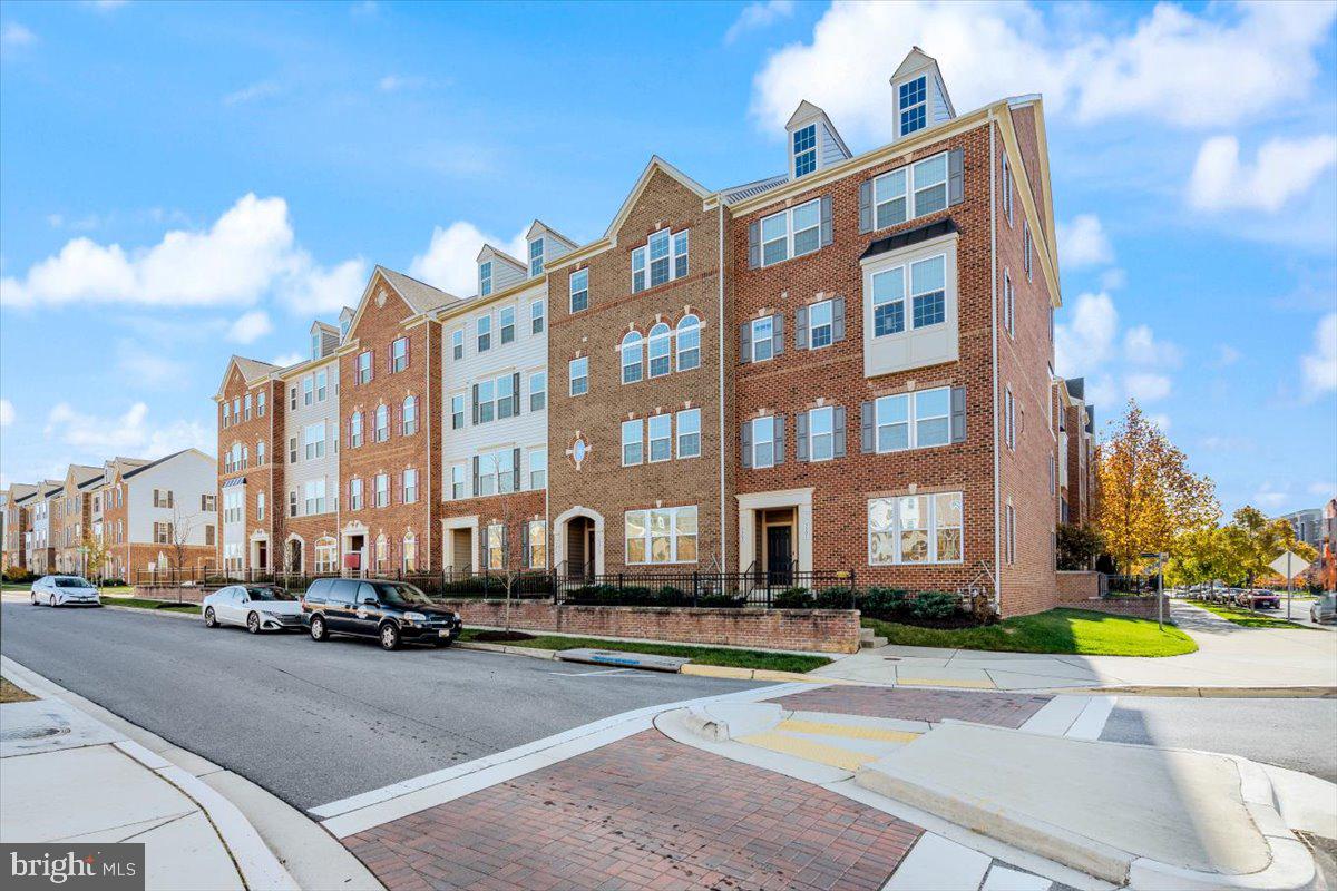 GREENBELT STATION - Residential