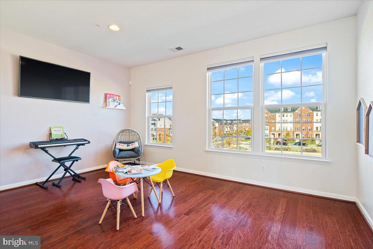 GREENBELT STATION - Residential