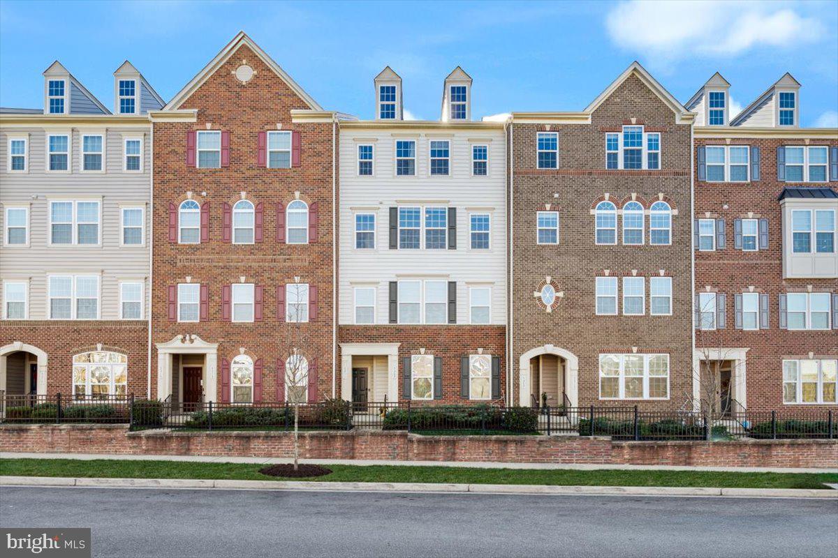 GREENBELT STATION - Residential