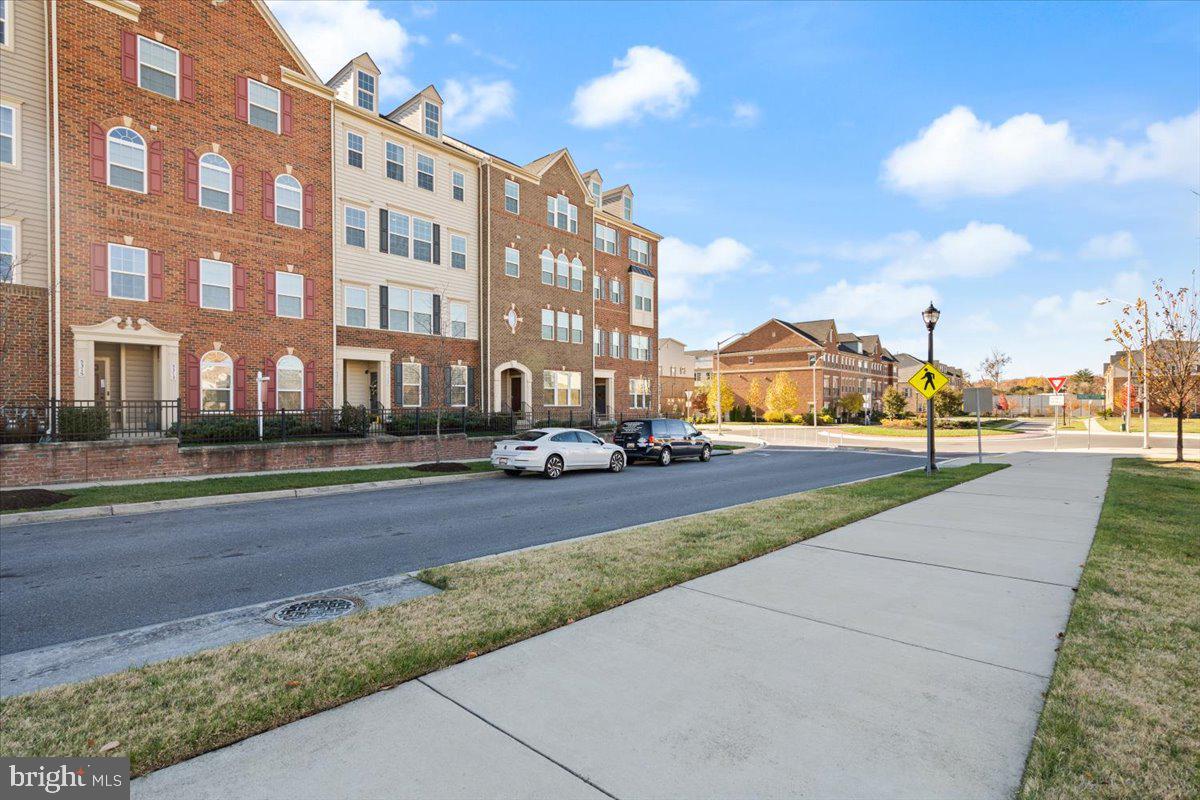 GREENBELT STATION - Residential