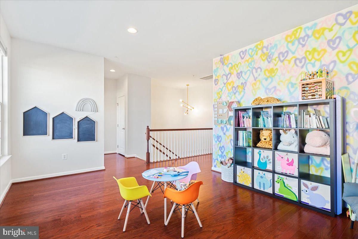 GREENBELT STATION - Residential