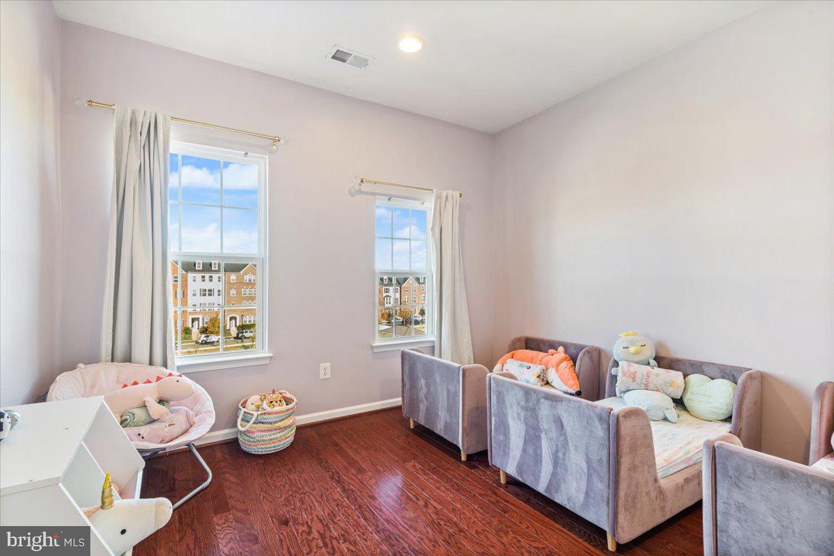 GREENBELT STATION - Residential