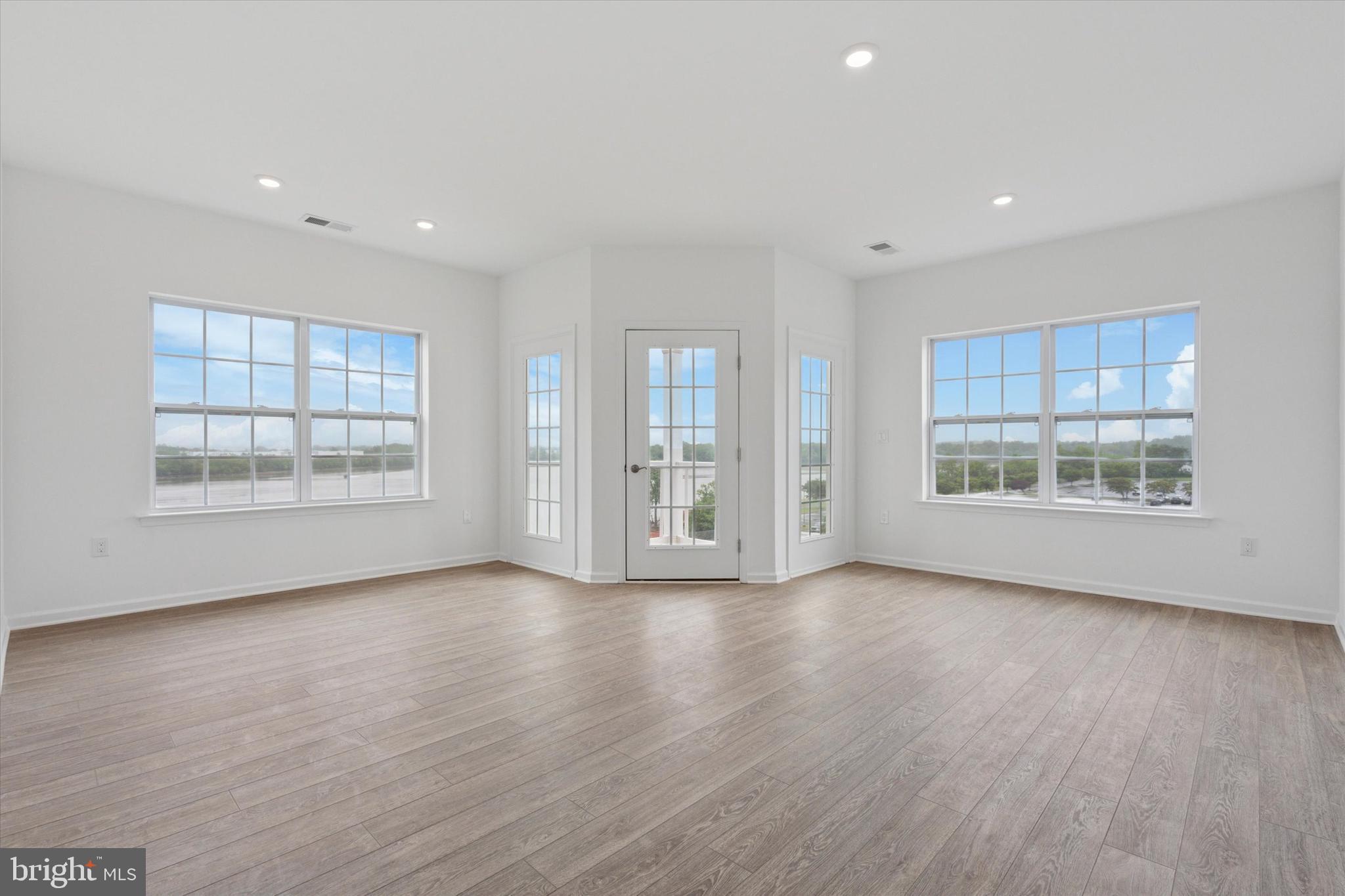 RADCLIFFE COURT - Residential