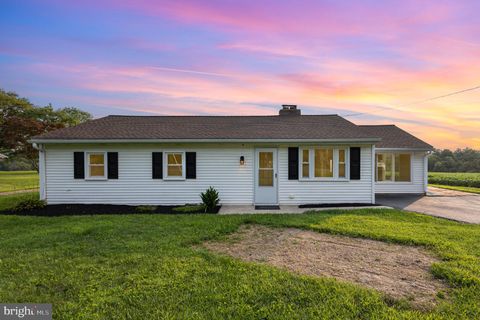 Photo of 609 Rife Run Road, Manheim, PA 17545 (MLS # PALA2055924)