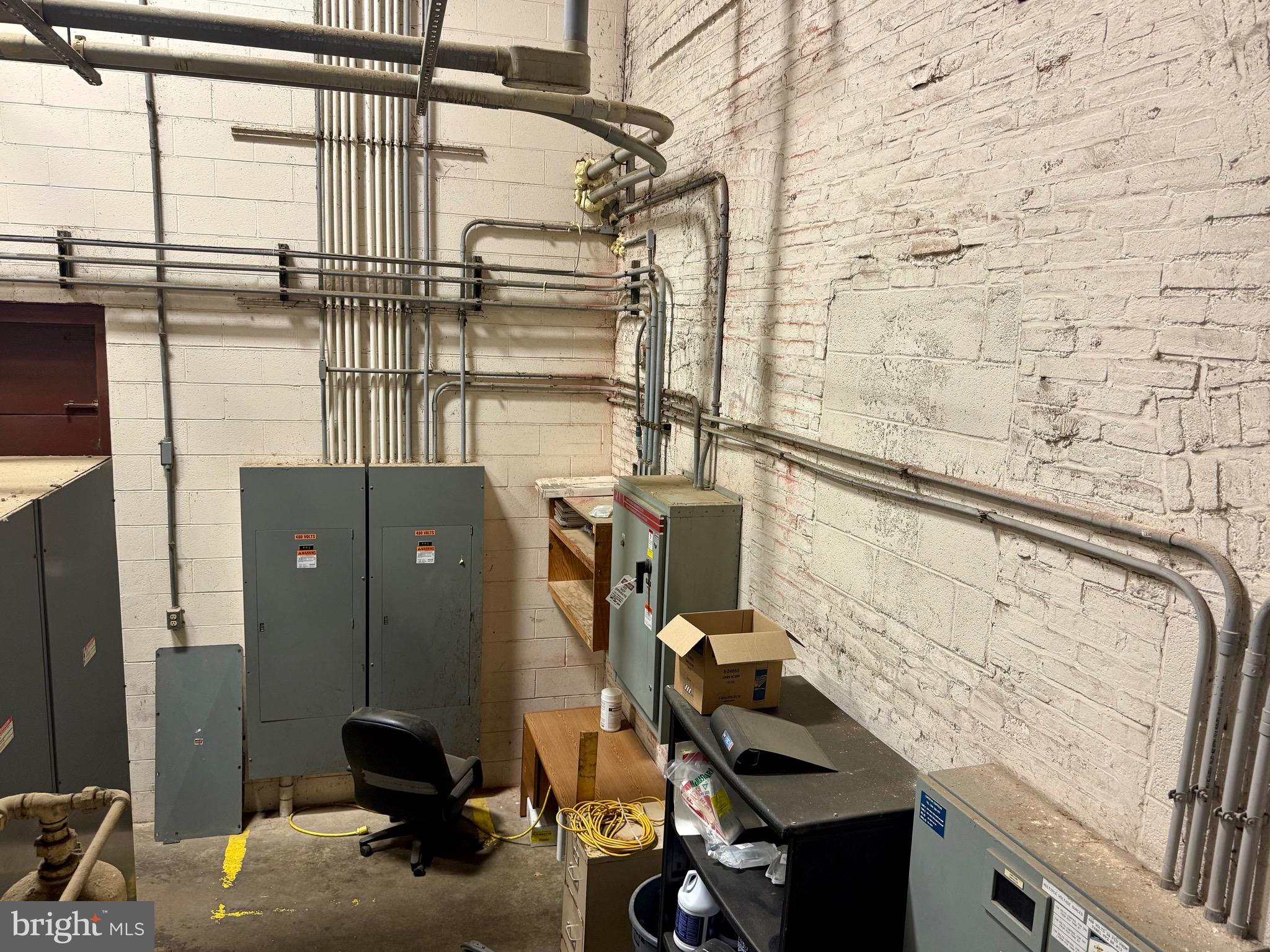 WEST END LANCASTER - Commercial Lease