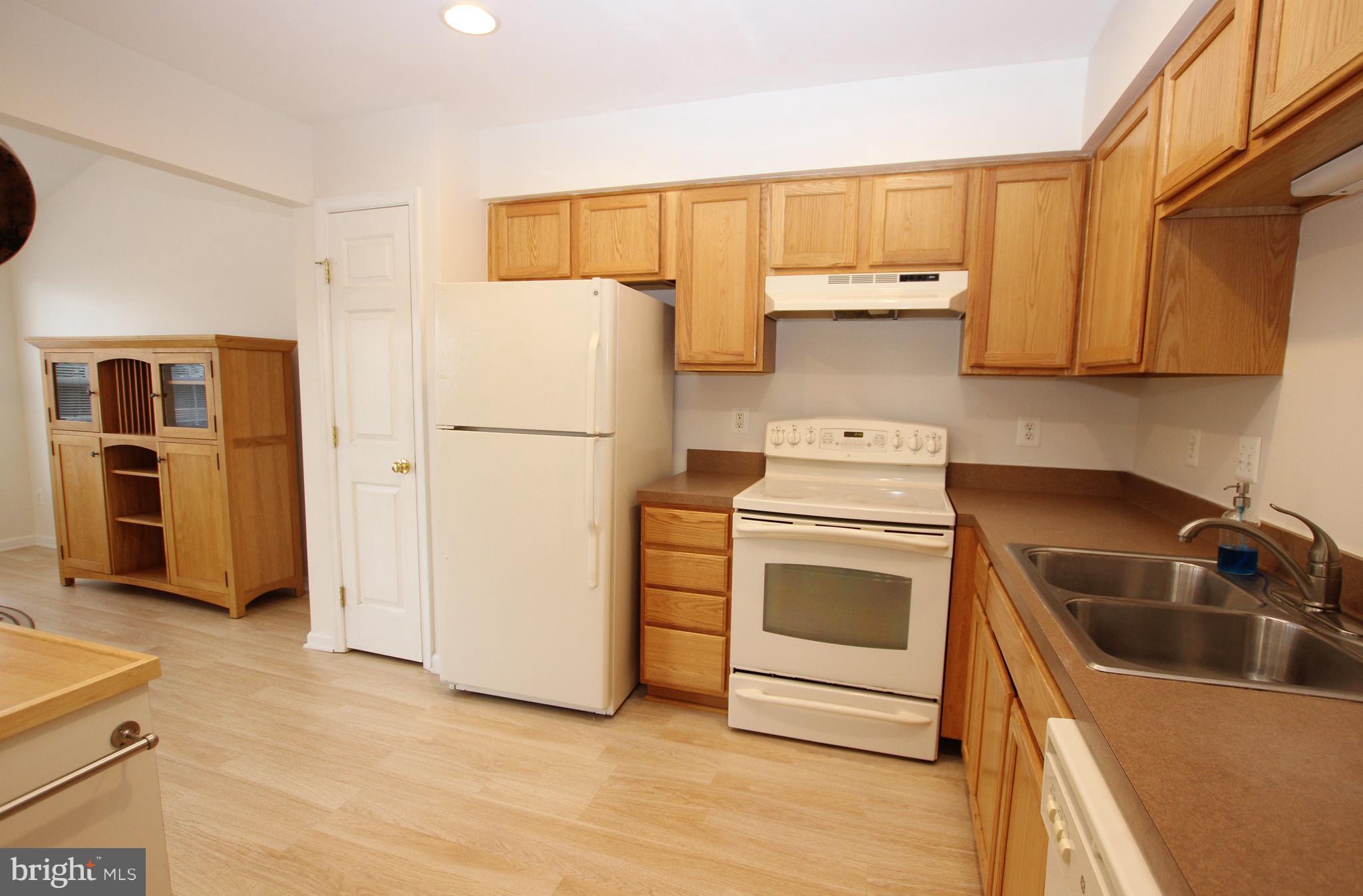 LAKELAND PLACE - Residential