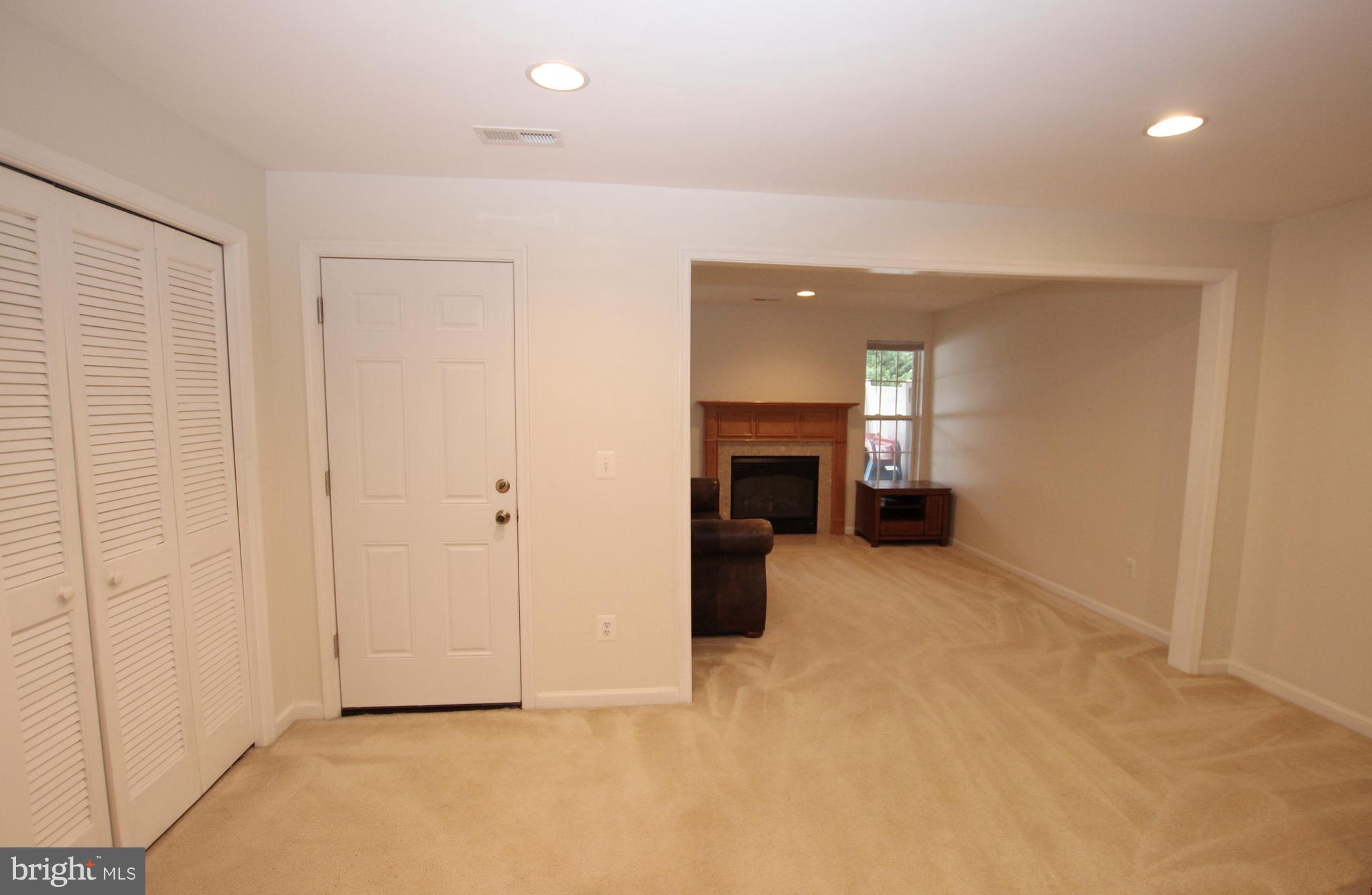 LAKELAND PLACE - Residential