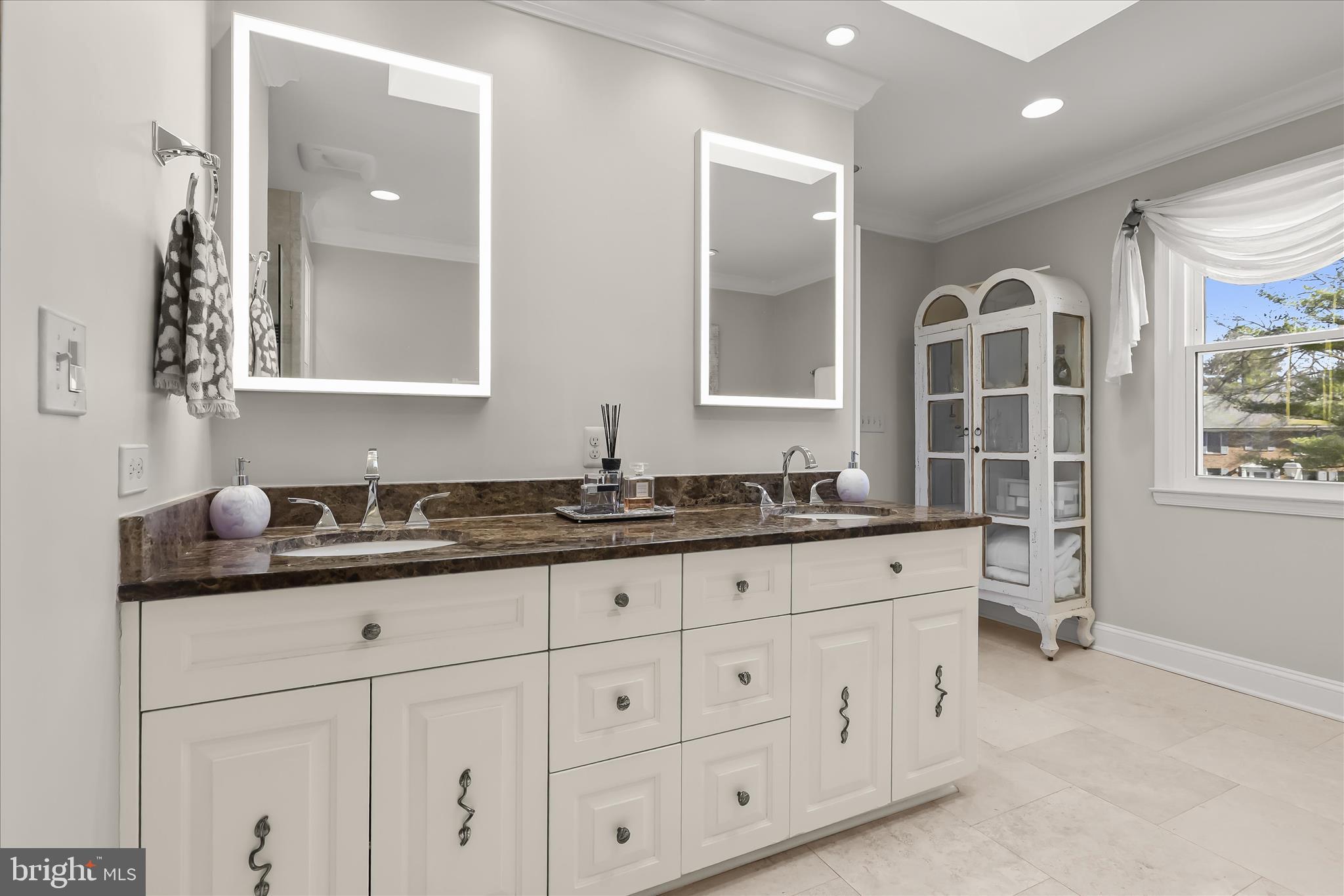 HUNTERS GLEN - Residential