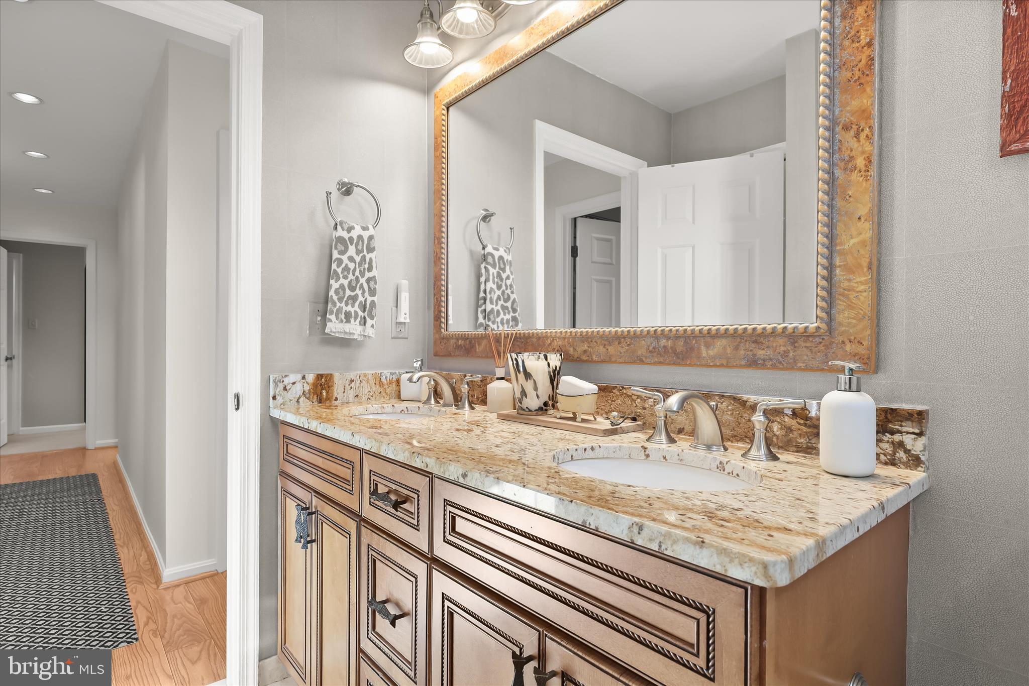 HUNTERS GLEN - Residential