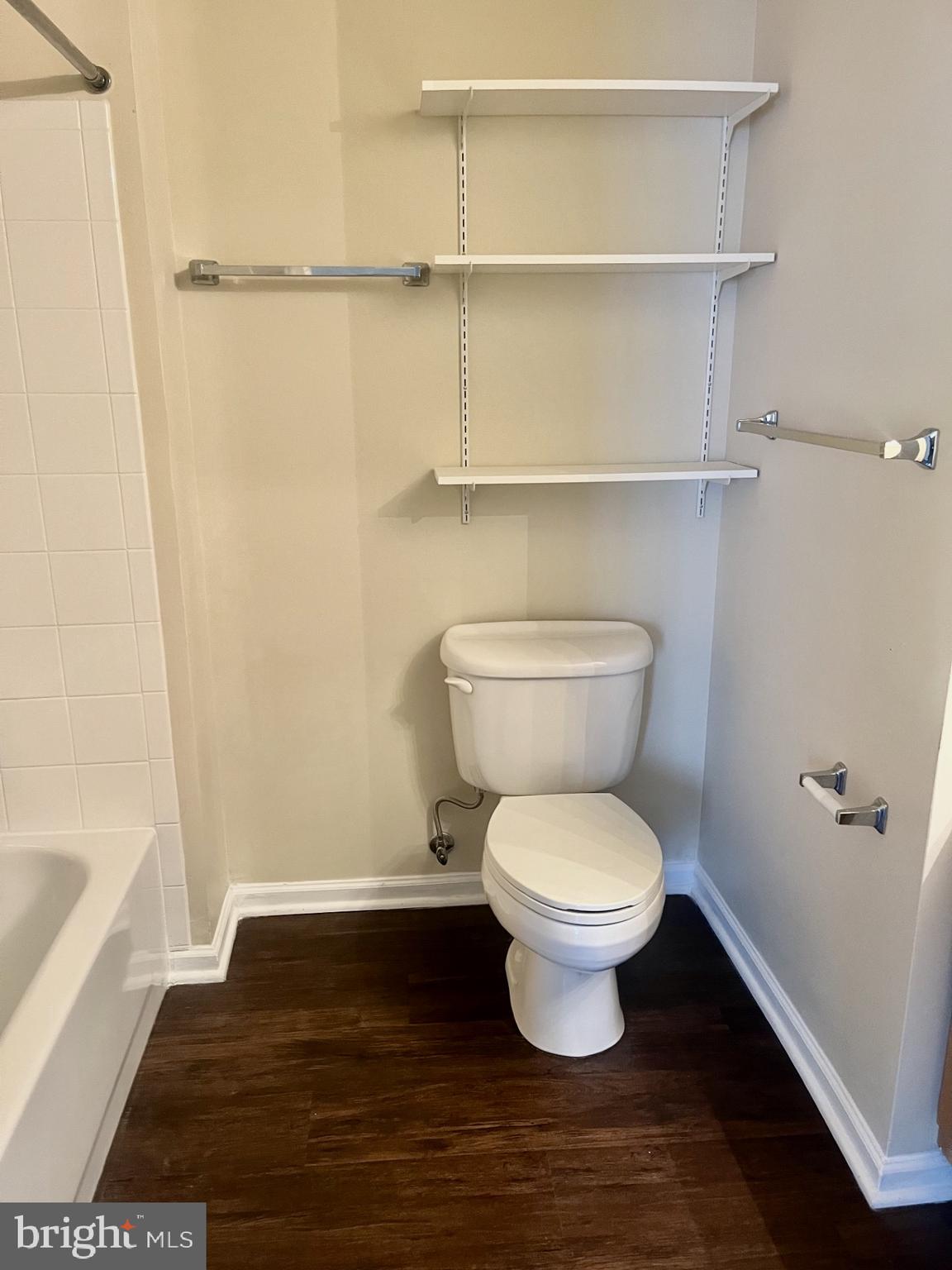 LEESBURG GATEWAY II - Residential Lease