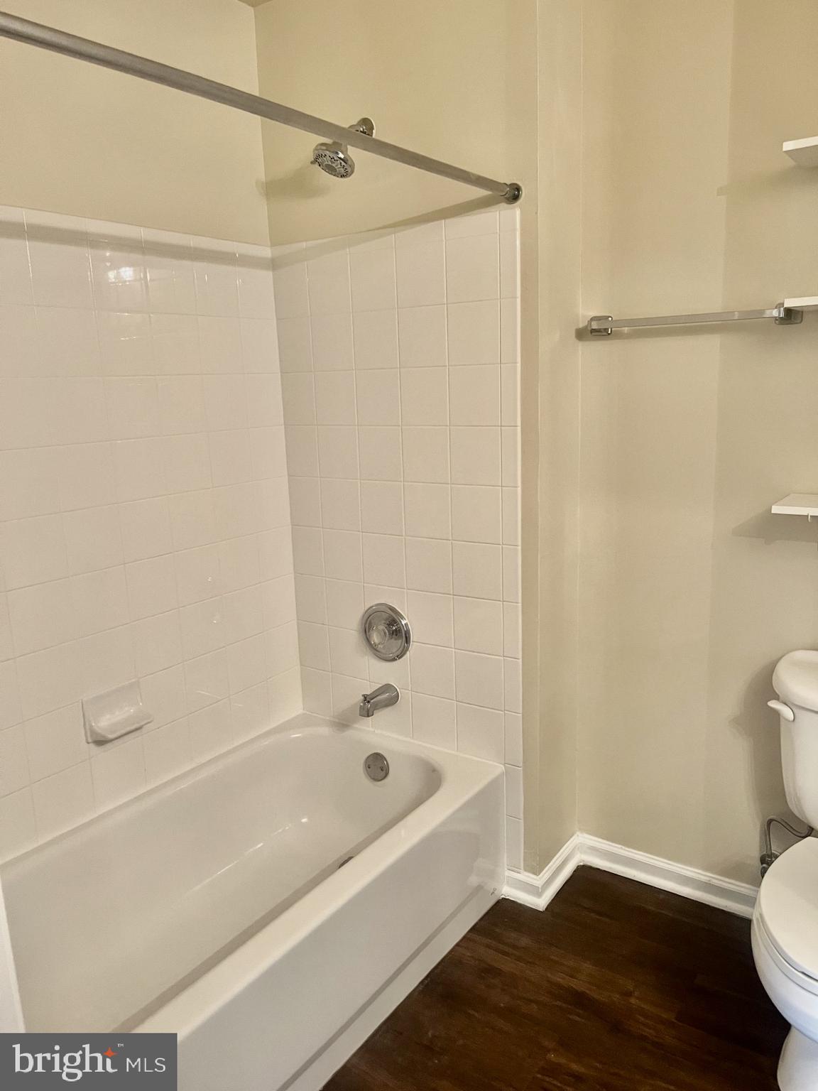 LEESBURG GATEWAY II - Residential Lease