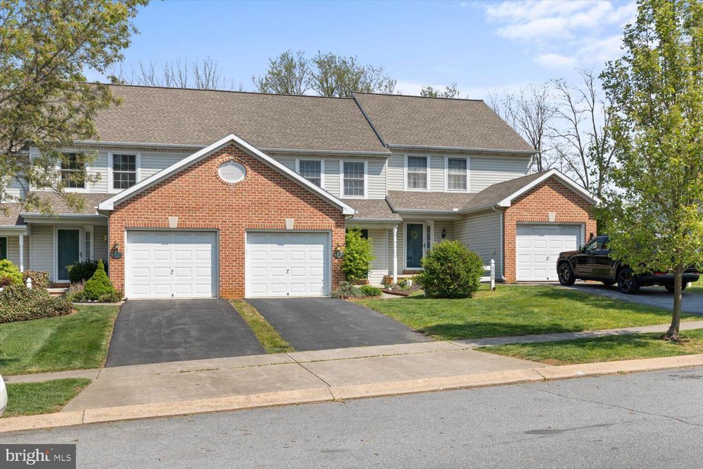 Photo of 4067 BUTTONWOOD DR, MOUNT JOY, PA 17552 (MLS # PALA2034106)