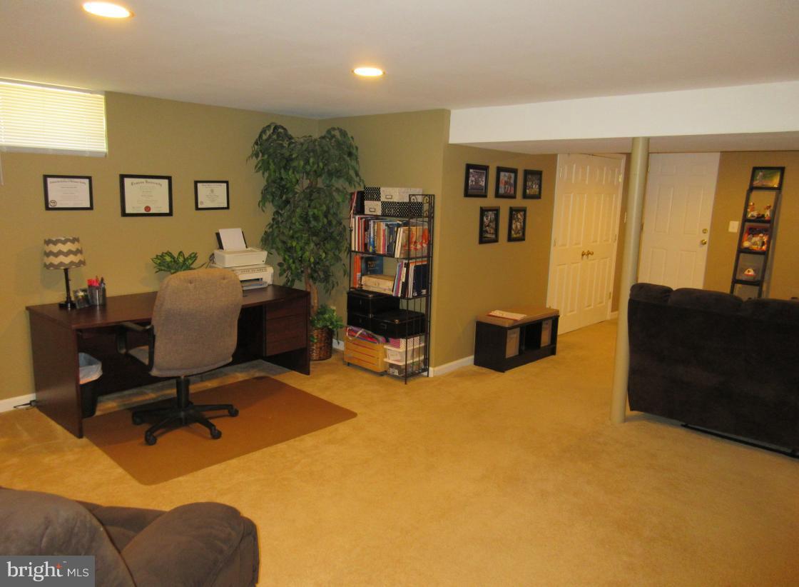 LYNCH POINT - Residential