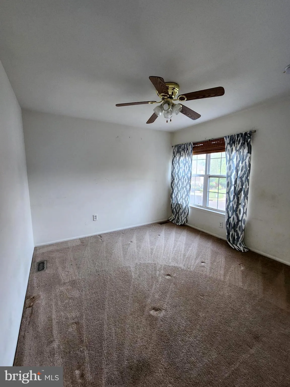 Burlington, New Jersey 08016, United States, 3 Bedrooms Bedrooms, ,4 BathroomsBathrooms,Residential,Pending,58440