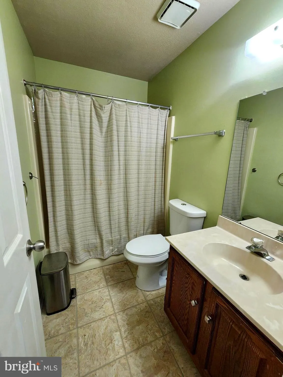 Burlington, New Jersey 08016, United States, 3 Bedrooms Bedrooms, ,4 BathroomsBathrooms,Residential,Pending,58440