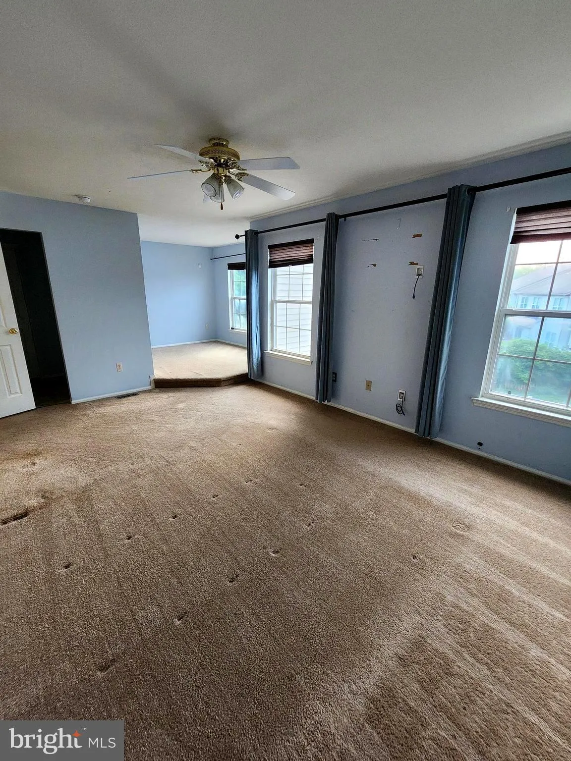 Burlington, New Jersey 08016, United States, 3 Bedrooms Bedrooms, ,4 BathroomsBathrooms,Residential,Pending,58440