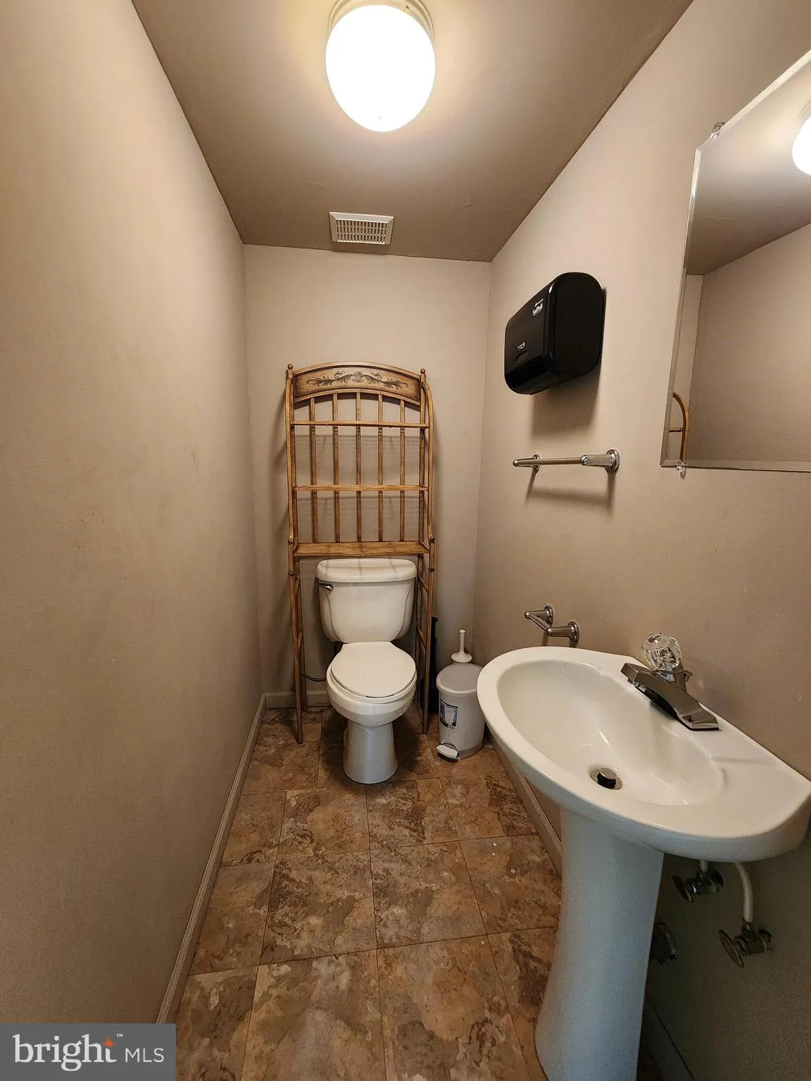 Burlington, New Jersey 08016, United States, 3 Bedrooms Bedrooms, ,4 BathroomsBathrooms,Residential,Pending,58440