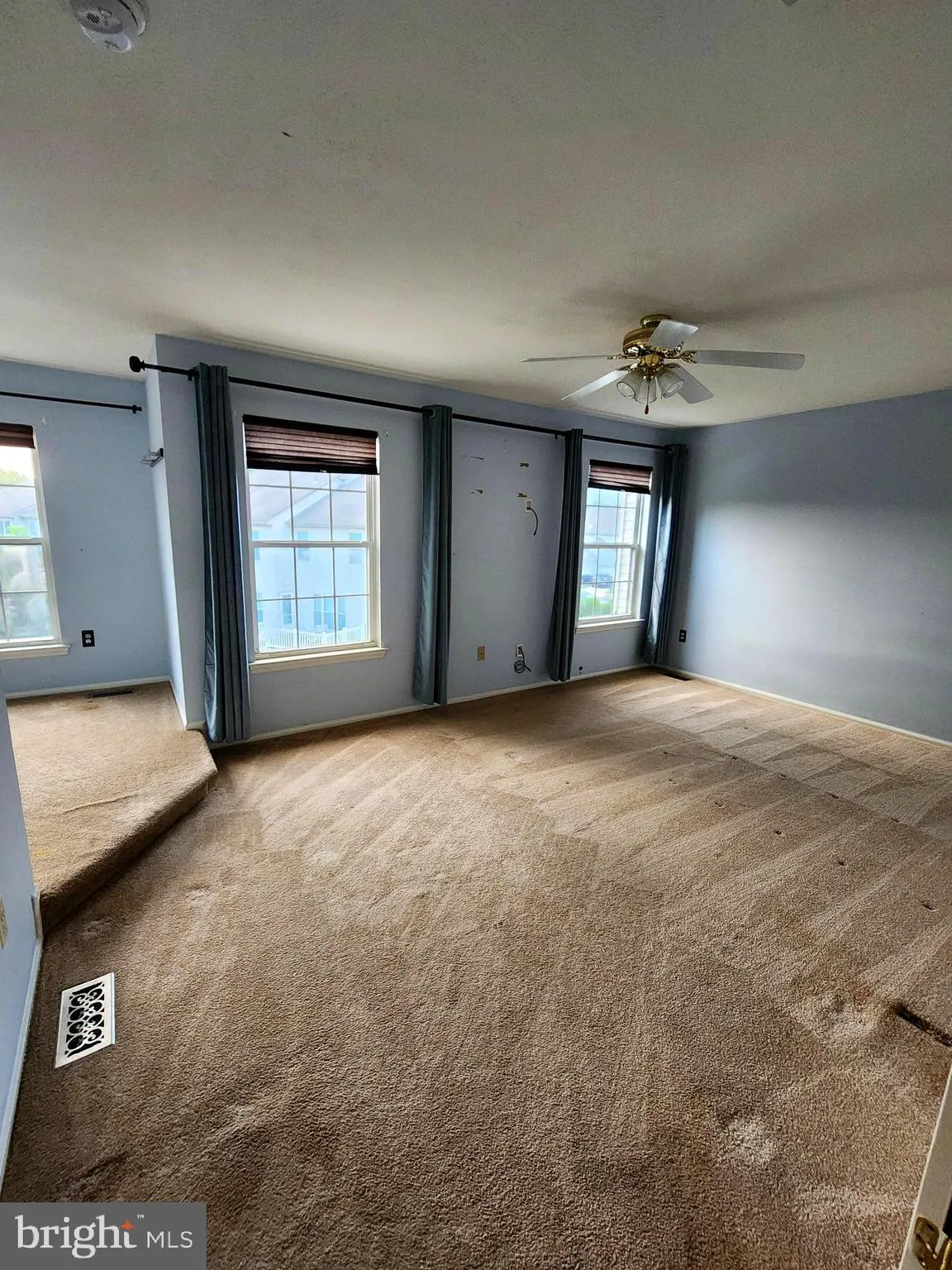 Burlington, New Jersey 08016, United States, 3 Bedrooms Bedrooms, ,4 BathroomsBathrooms,Residential,Pending,58440