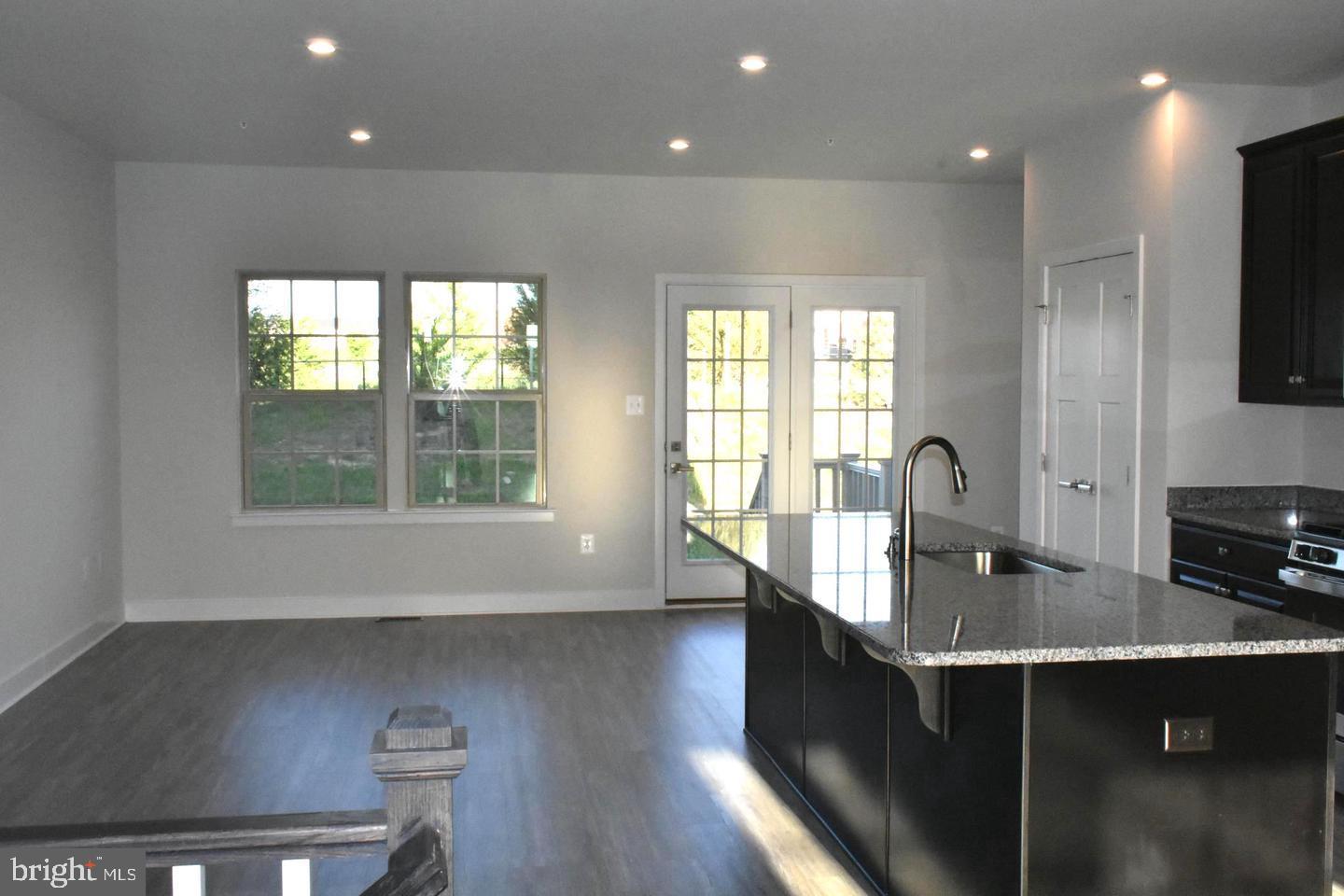 OAKDALE VILLAGE - Residential Lease