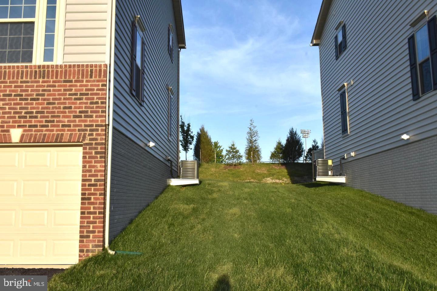 OAKDALE VILLAGE - Residential Lease