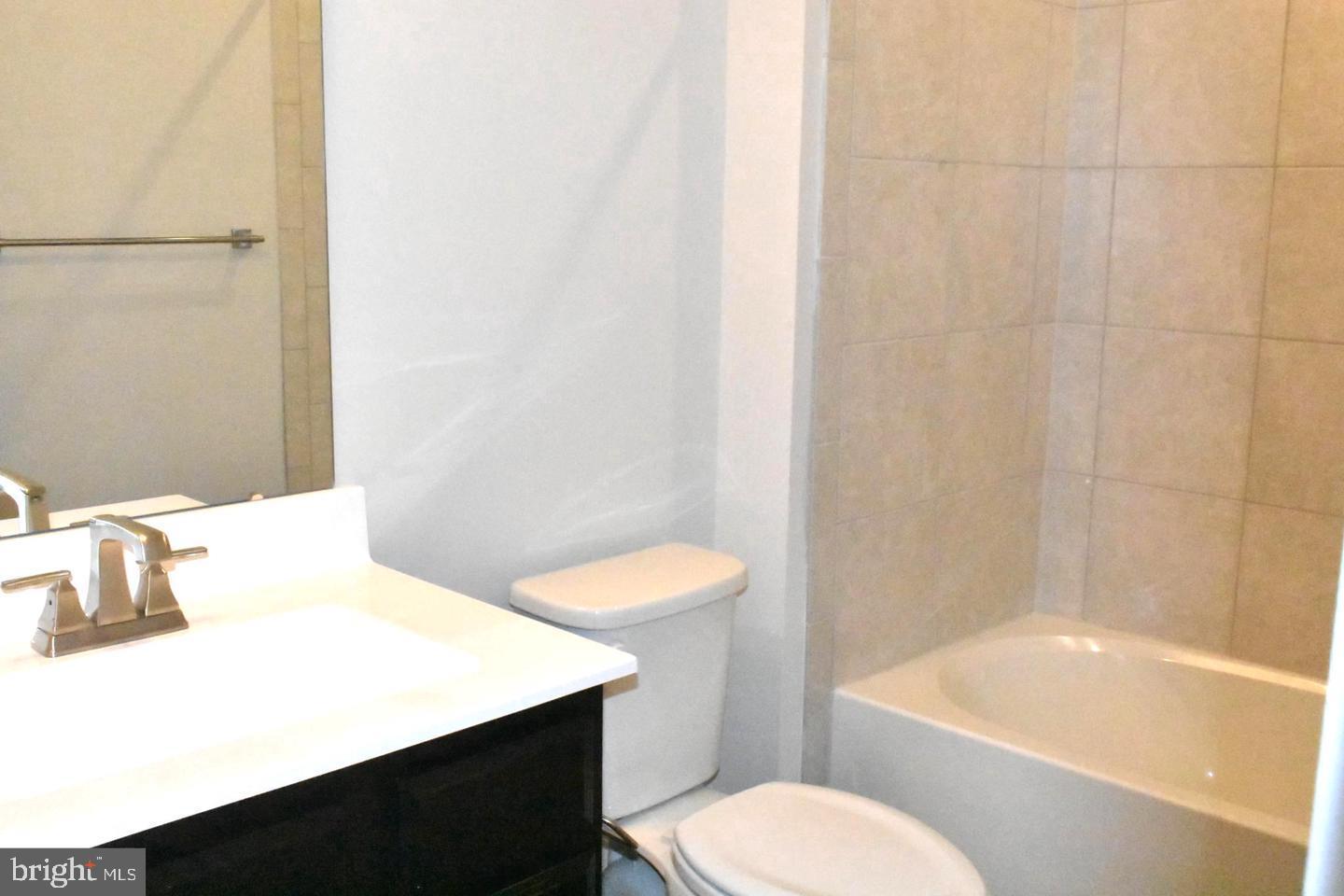 OAKDALE VILLAGE - Residential Lease