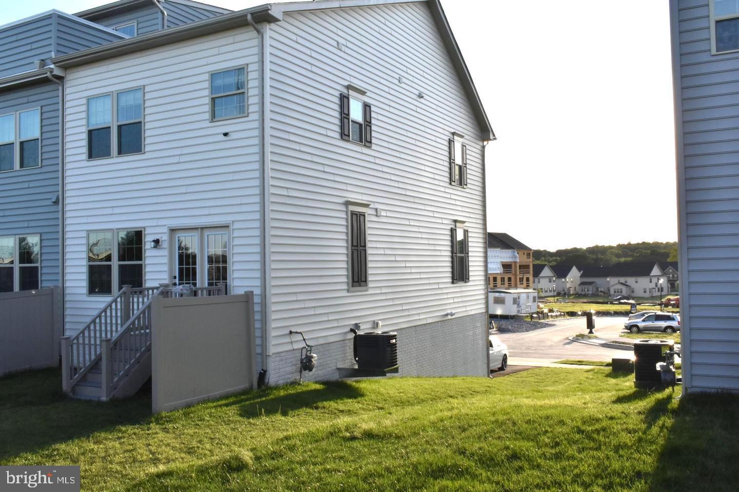 OAKDALE VILLAGE - Residential Lease