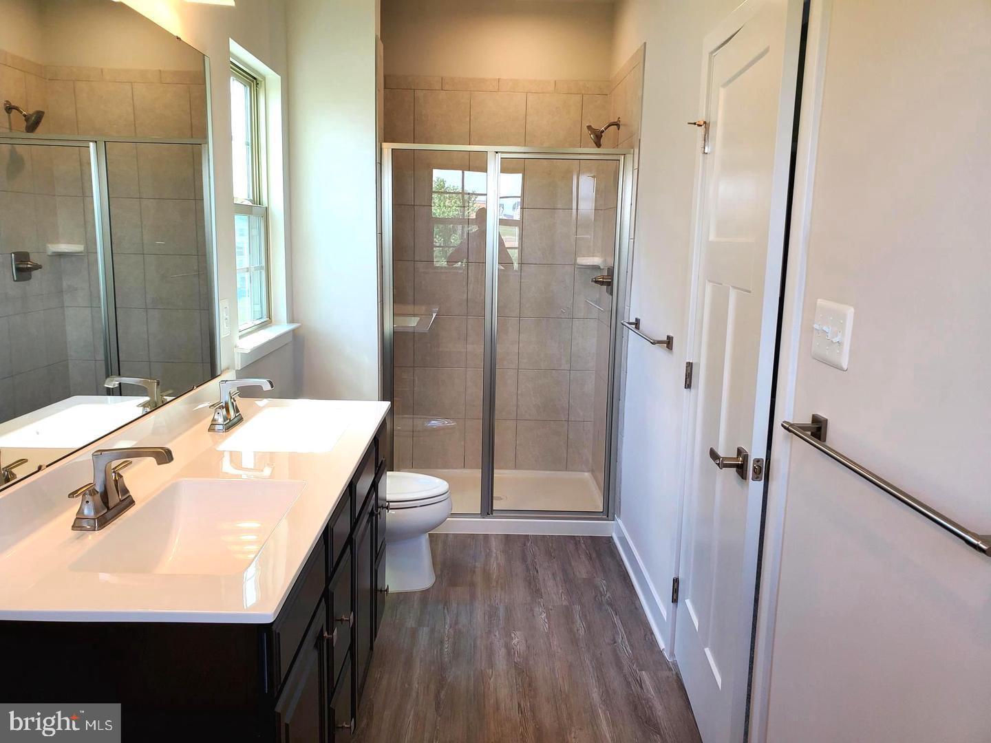 OAKDALE VILLAGE - Residential Lease